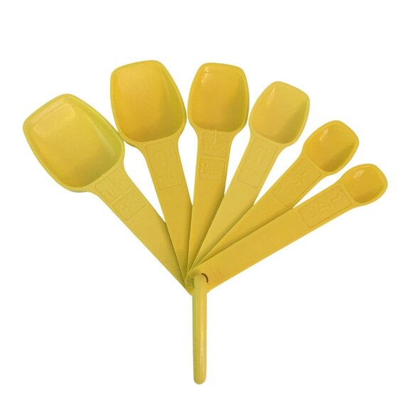 Vintage Tupperware Yellow Measuring Spoons Set & D Ring Nesting 7 Pieces #1270 - Picture 1 of 10